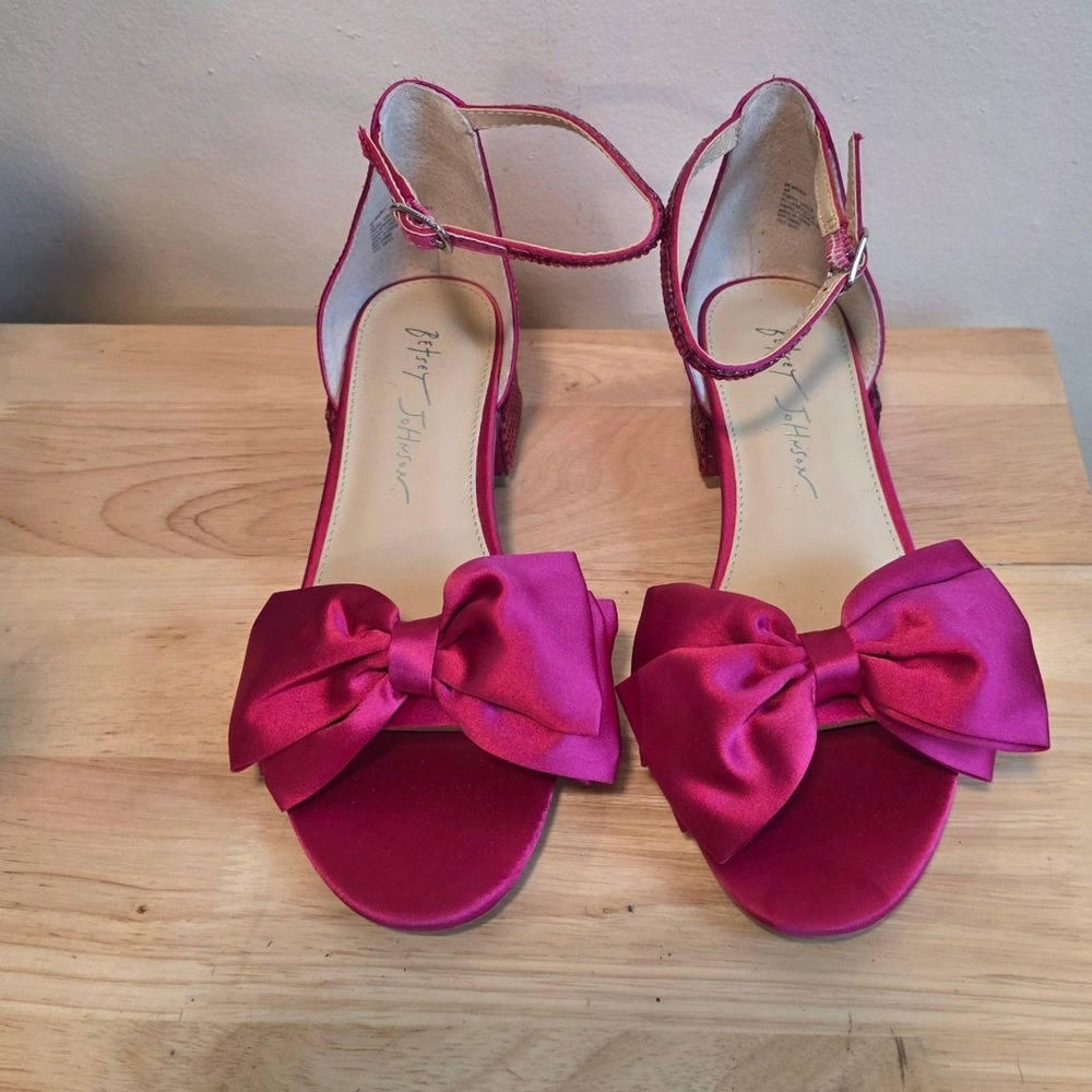 Betsey Johnson Kids 4 Maddy Heel Sandal Magenta Bow Rhinestone BK-MADDY
